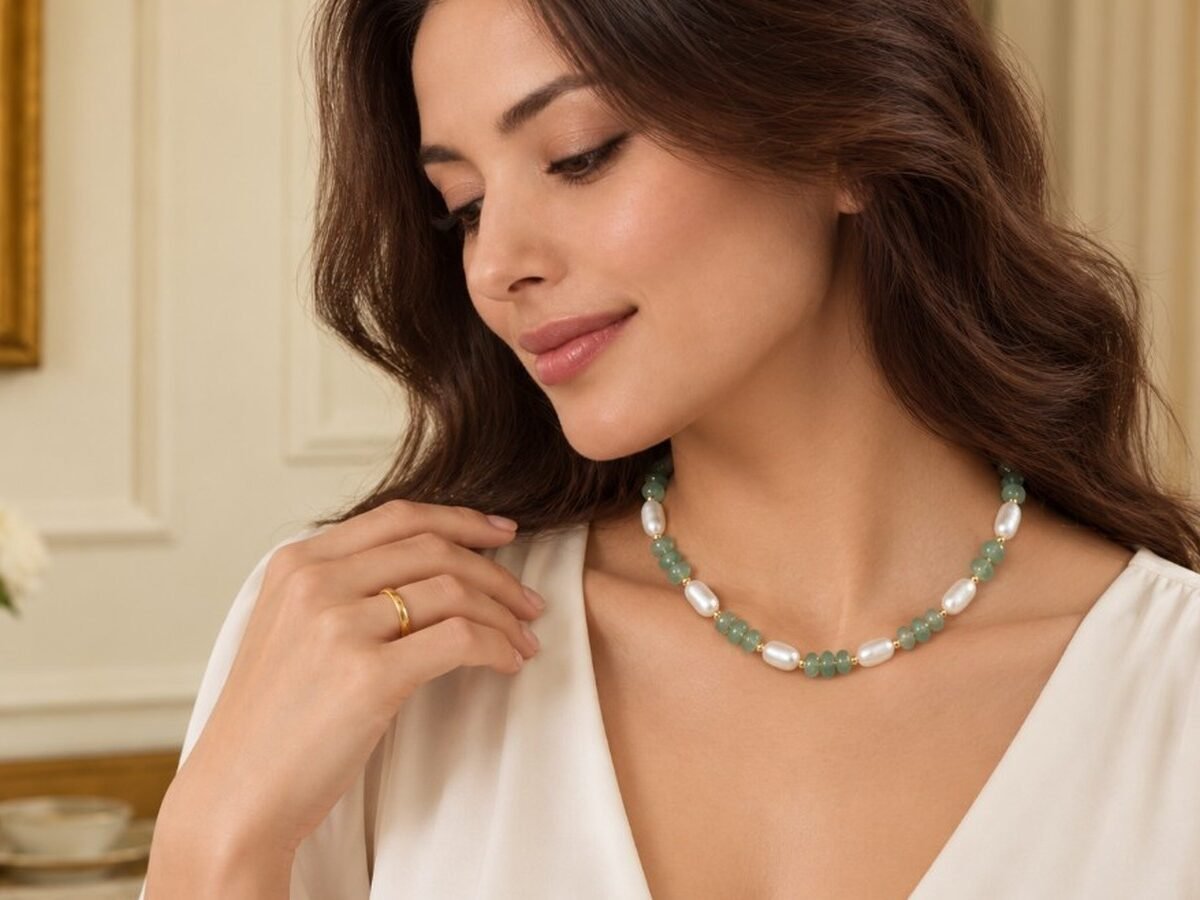How to Choose the Perfect Pearl Necklace journal necklace